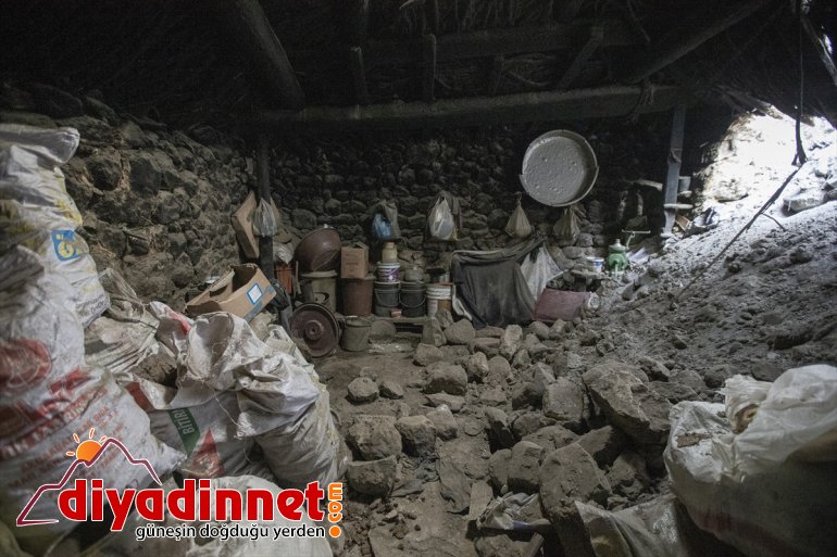 evleri geceyi hasar görenler geçirdi - Depremde ERZURUM çadırlarda sıcak 11