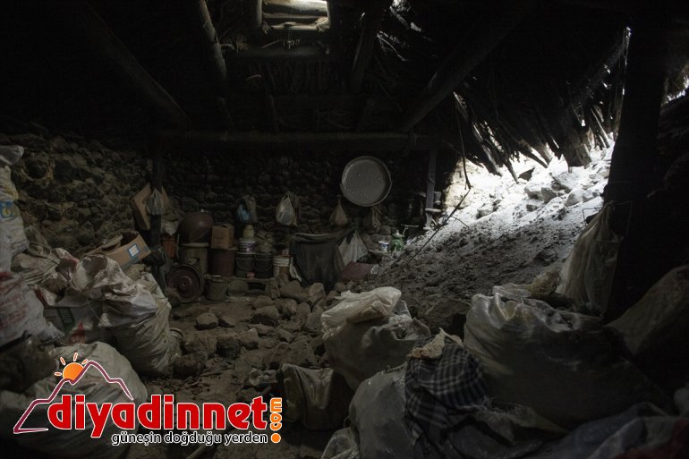 Depremde hasar görenler çadırlarda evleri sıcak geceyi - geçirdi ERZURUM 8