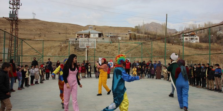 Hakkari'de çocuklar için etkinlik düzenlendi