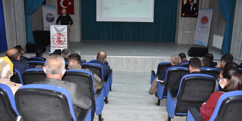 Hakkari'de "Yunus Emre" konulu konferans düzenlendi