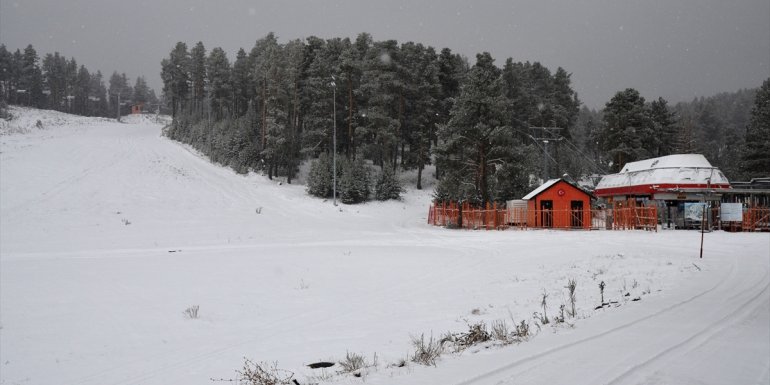 Palandöken ve Cıbıltepe kayak merkezleri beyaza büründü