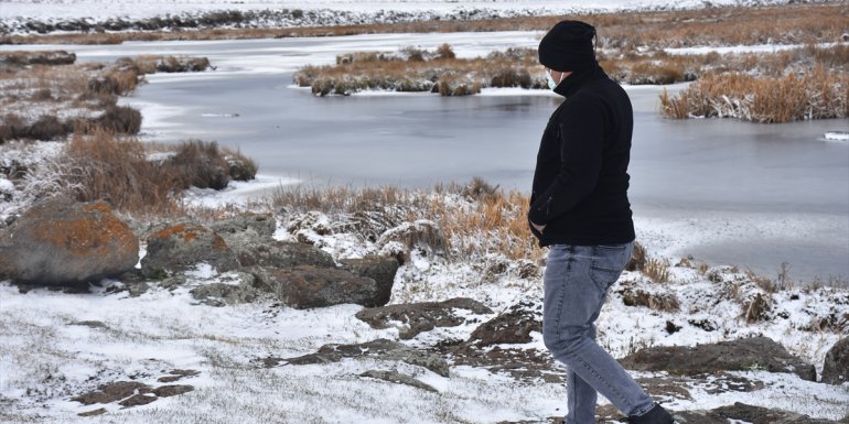 Kars'taki Çalı Gölü tamamen dondu