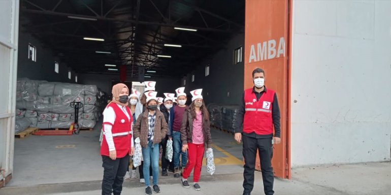 Keban'da öğrenciler Kızılay Afet Müdahale Merkezini ziyaret etti