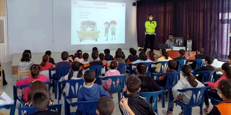 Keban'da öğrencilere trafik eğitimi verildi
