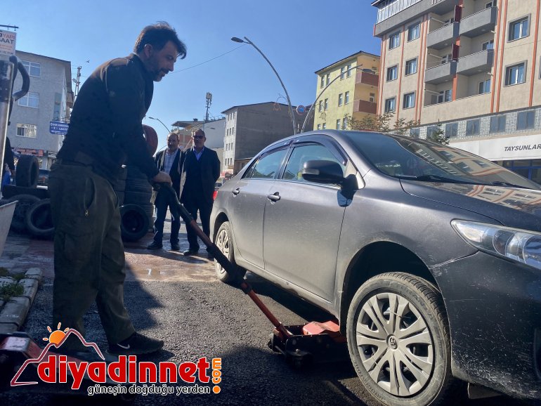 Kış mevsiminin yaklaşmasıyla lastikçilerde yoğun mesai başladı4