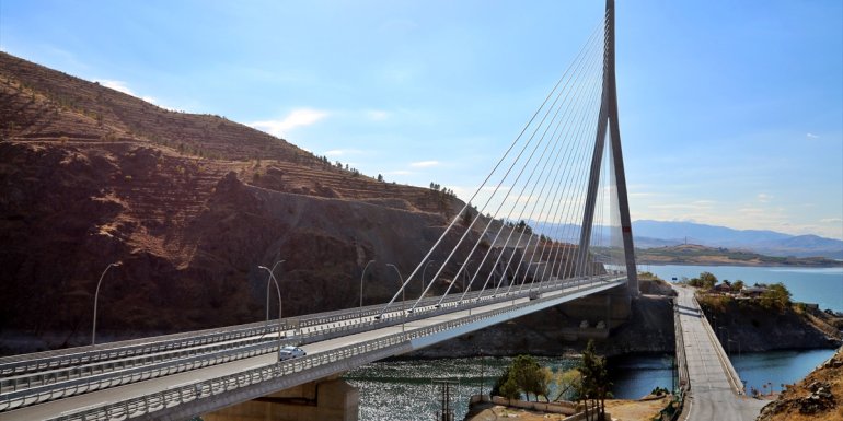 Kömürhan Köprüsü Elazığ ile Malatya arasındaki ulaşımda konforu artırdı 1
