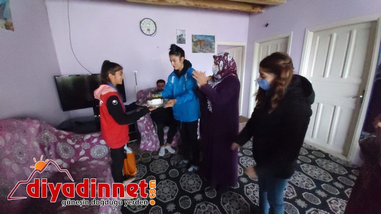 Konyar milli sporcuyu evinde ziyaret etti2