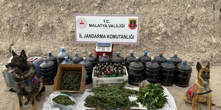 Malatya'da uyuşturucu ve sahte alkol operasyonunda iki zanlı yakalandı