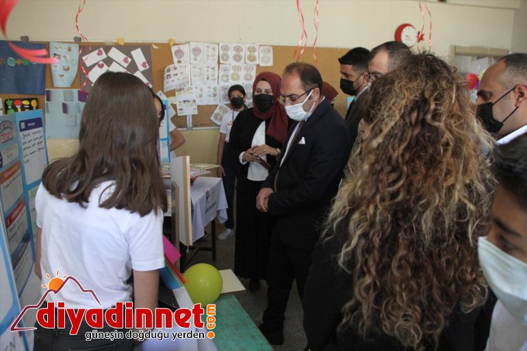 Malazgirt'te 4006 TÜBİTAK Bilim Fuarı açıldı