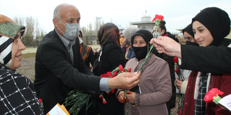Malazgirt'te "Kadına Yönelik Şiddete Hayır" paneli
