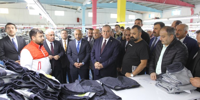 MHP Grup Başkanvekili Akçay, Van'da ziyaretlerde bulundu