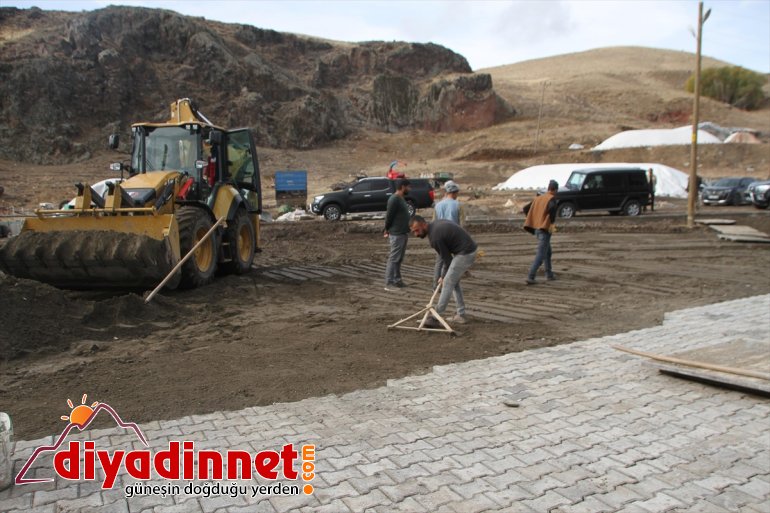 incelemelerde MUŞ Demirer, köyde - Malazgirt iki Kaymakamı bulundu 6