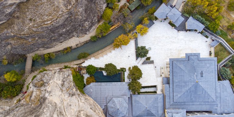 Tohma Kanyonu ve Somuncu Baba Külliyesi sonbahar renklerine büründü