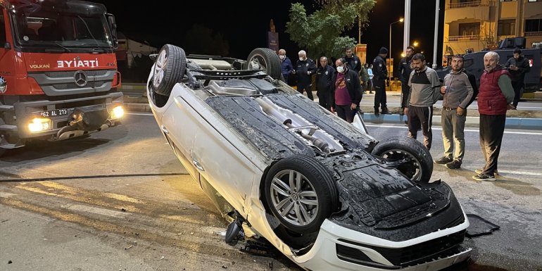 Tunceli'de iki otomobilin çarpıştığı kazada 3 kişi yaralandı
