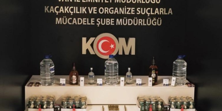 Van'da 131 şişe sahte içki ele geçirildi