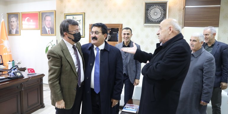 Van'da AK Parti'ye katılım