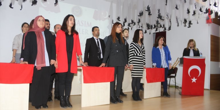 Erciş'te 24 Kasım Öğretmenler Günü kutlandı