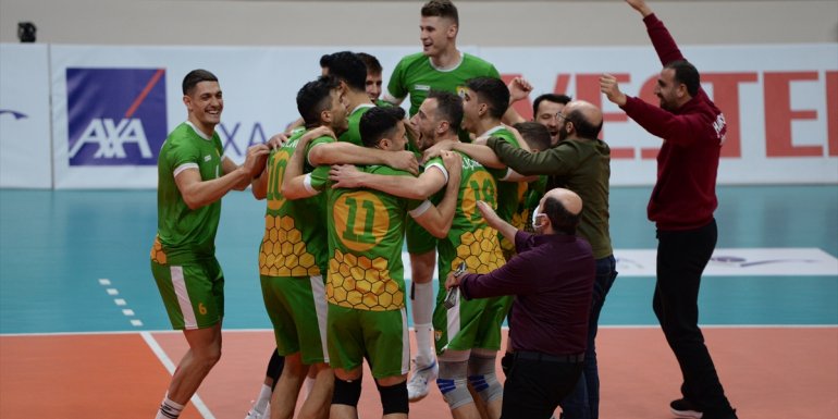 Voleybol: AXA Sigorta Efeler Ligi