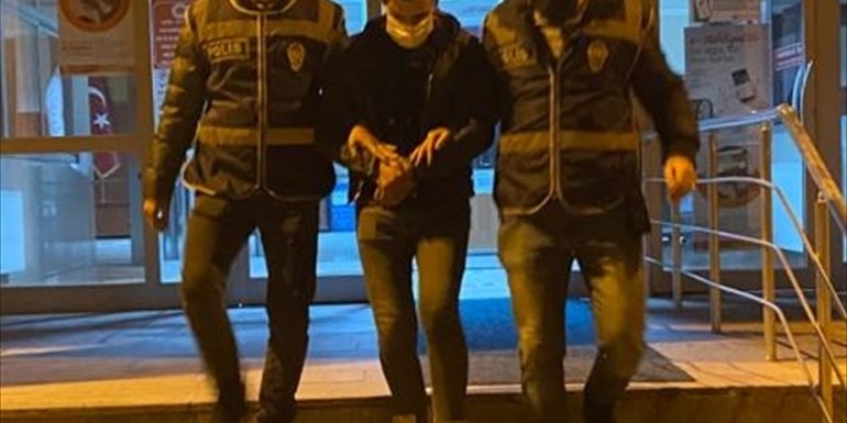 Ağrı'da tanınmamak için battaniyelere sarılarak hırsızlık yapan 2 kişi tutuklandı