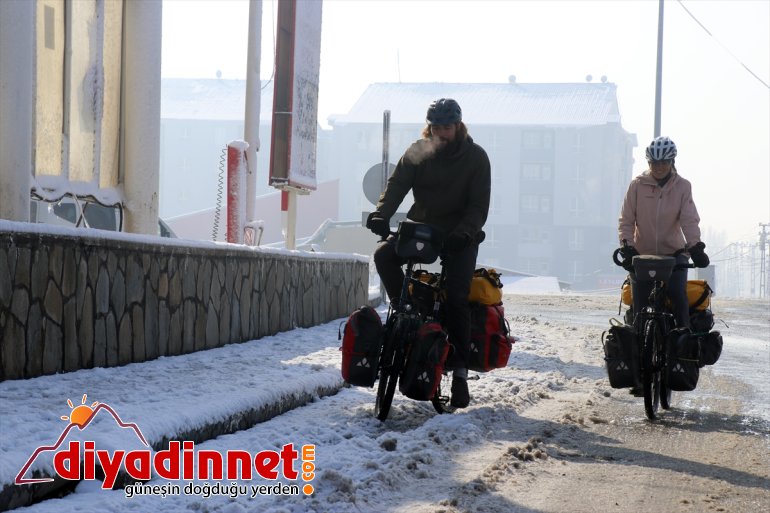 çift, Türkiye ayda çıkan yola - AĞRI İsviçre