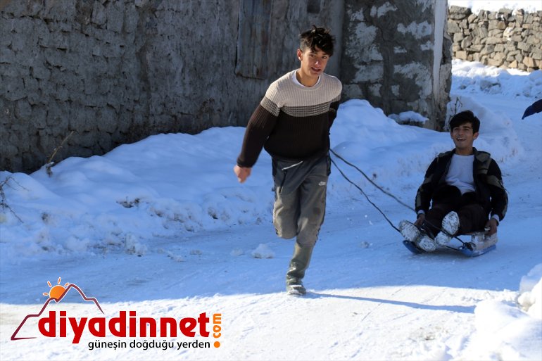 AĞRI çocuklar bilen kızaklarla Okul eğlendi kayarak - fırsat tatilini 2