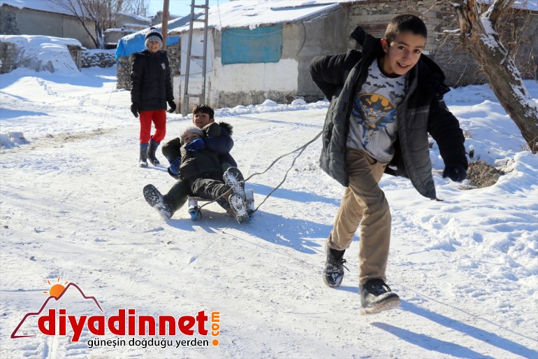 - bilen tatilini kayarak Okul kızaklarla fırsat eğlendi çocuklar AĞRI 12