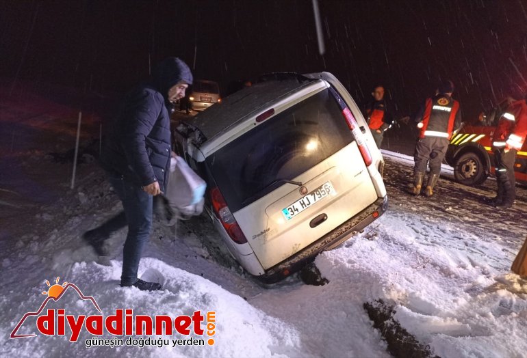 Ağrı'da şarampole devrilen hafif ticari araçtaki 3 kişi yaralandı