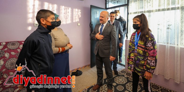 Ağrı Valisi Varol, milli güreşçi Birgül Şimşek