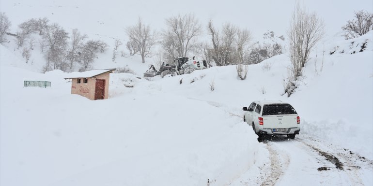 Van, Muş, Hakkari ve Bitlis'te 847 yerleşim birimine ulaşım sağlanamıyor