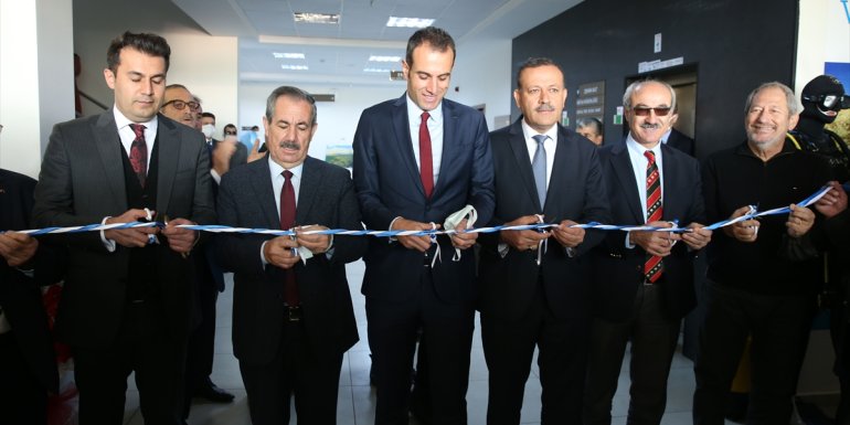 Bitlis'te Van Gölü'nün derinliklerindeki güzellikler sergilendi