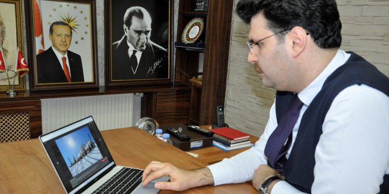 Çukurca Kaymakamı Kurt, AA'nın "Yılın Fotoğrafları" oylamasına katıldı