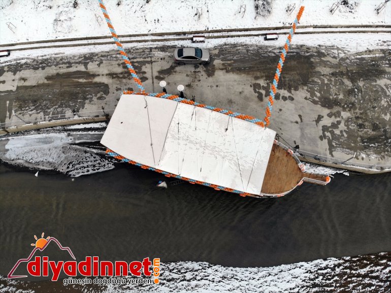 Marina restorana kavuştu Ada dönüştürülen isimli sakinleri tekneden kentin Denizsiz 2