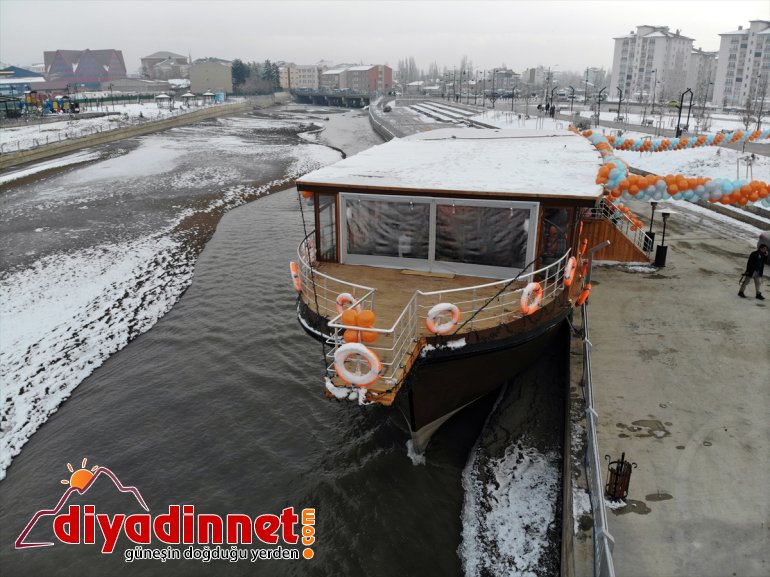 Ada Marina isimli restorana kavuştu kentin tekneden Denizsiz sakinleri dönüştürülen 3