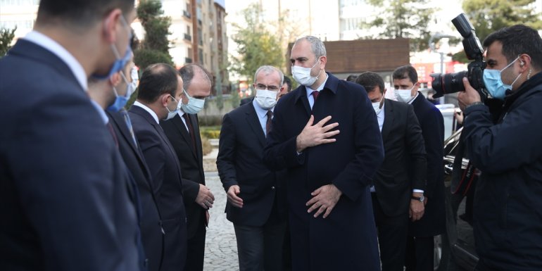 Adalet Bakanı Abdulhamit Gül, Elazığ'da ziyaretlerde bulundu