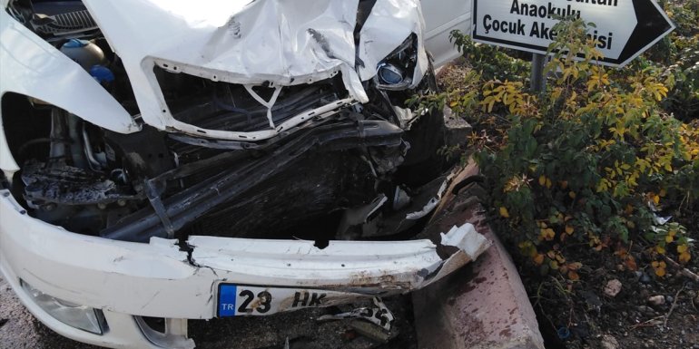 Elazığ'da trafik kazasında 3 kişi yaralandı