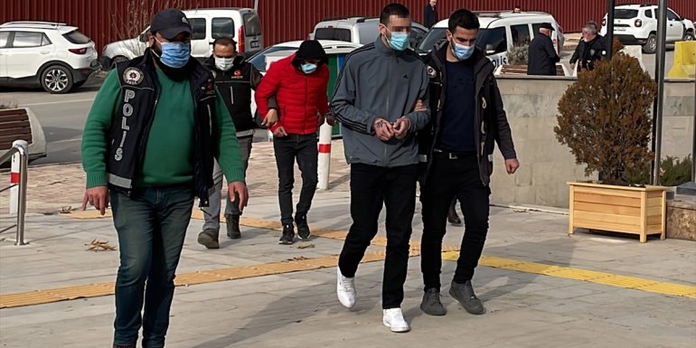 Elazığ'da uyuşturucu operasyonunda yakalanan 3 şüpheli tutuklandı