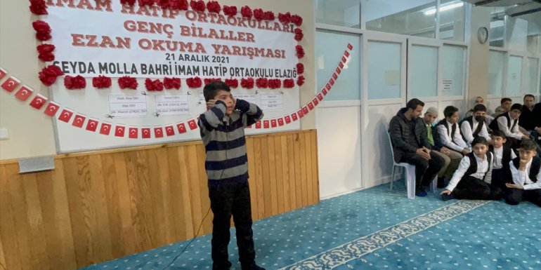 Elazığ'da imam hatip öğrencileri ezanı en güzel okumak için yarıştı