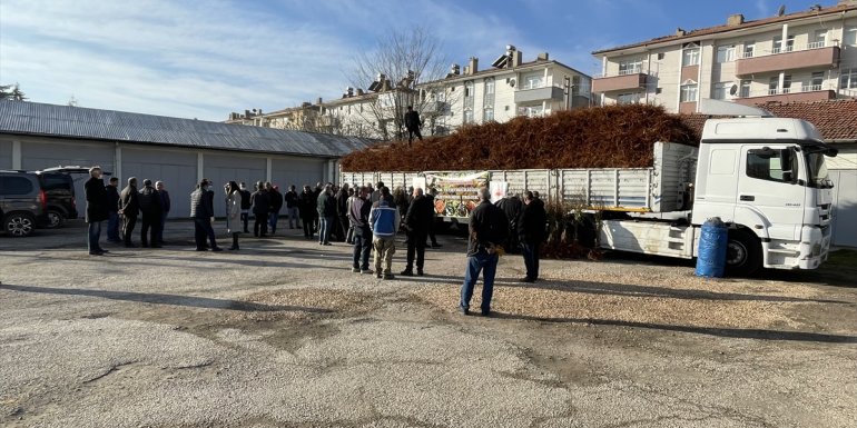 Elazığ'da üreticilere 68 bin 500 badem fidanı dağıtıldı