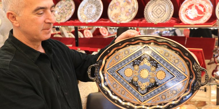 Türk kilim motifleriyle süslenen bakır eşyalara yurt dışından yoğun talep