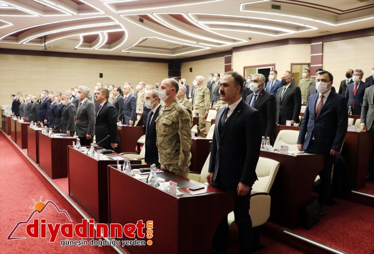 - mücadeleyi ERZURUM düzensiz 14 görüştü göçle valisi ilin 6