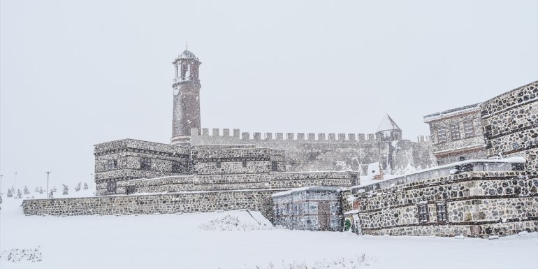 ERZURUM - Beyaza bürünen Erzurum drone ile görüntülendi1