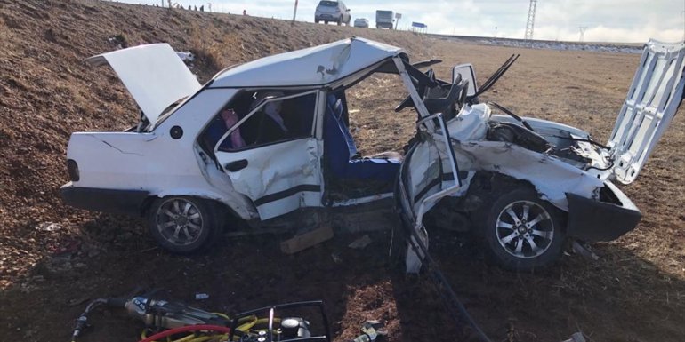 Erzurum'da iki otomobilin çarpıştığı kazada 1 kişi öldü, 9 kişi yaralandı