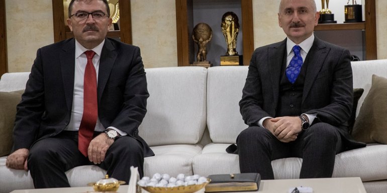 ERZURUM - Karaismailoğlu: Erzurum genelinde 20 kara yolu projemiz devam ediyor1