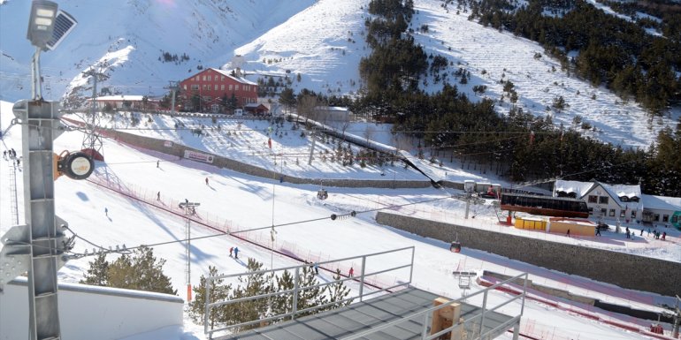 Kış turizminin "parlayan yıldızı" Palandöken yeni sezonda iddialı