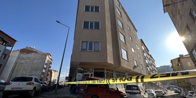 Erzurum'da yüksekten düşen öğrenci ambulans helikopterle hastaneye ulaştırıldı