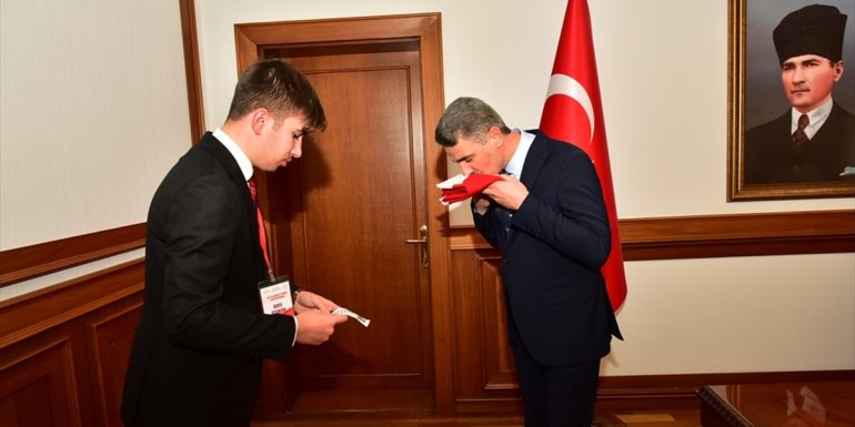 Gaziantep'ten gönderilen toprak ve bayrak Malatya'ya ulaştı