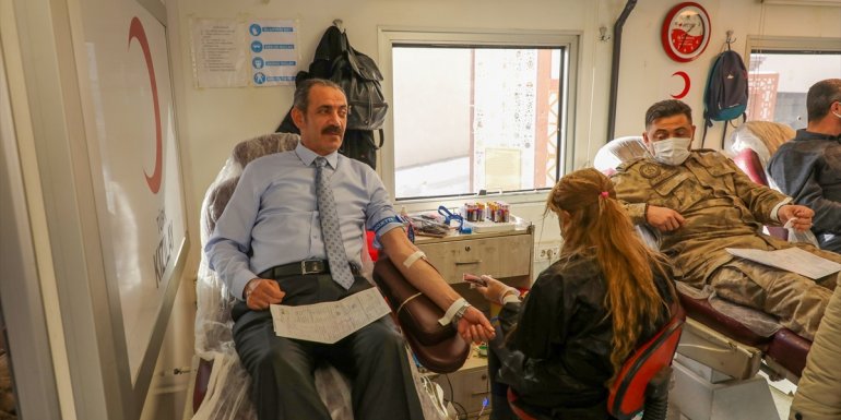 Gürpınar Belediyesi kan bağışında bulunanlar adına fidan dikecek