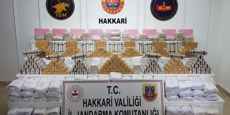 Hakkari'de 270 kilogram eroin ele geçirildi