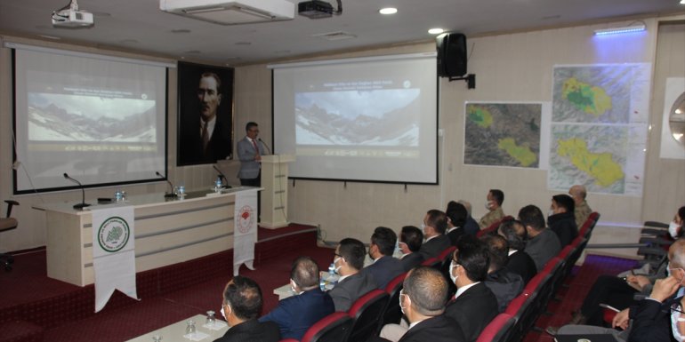 Hakkari'de Cilo ve Sat Dağları Milli Parkı'ndaki çalışmalar ele alındı