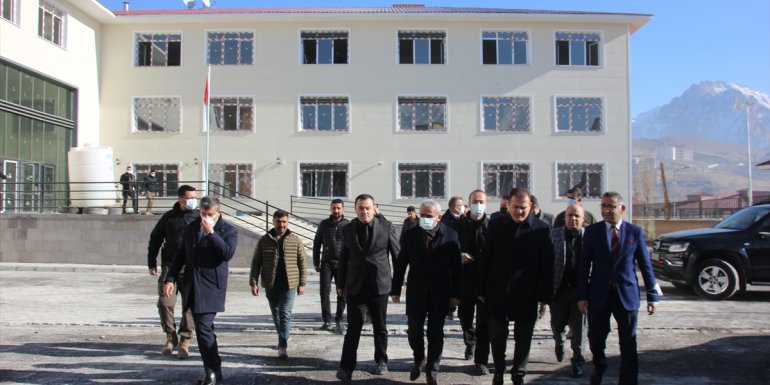 Hakkari Valisi Akbıyık, kentte yürütülen çalışmaları inceledi